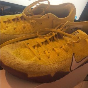 Kobe ad next 360 yellow